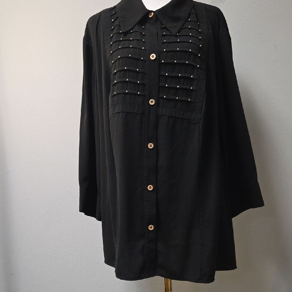 Black Boxy 3/4 Sleeve Button Down Blouse